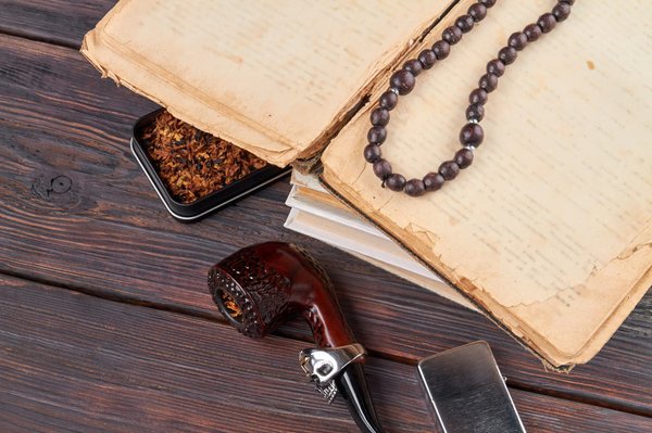 Comment intégrer des accessoires en plastique recyclé dans une tenue éco-responsable?