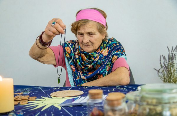 Découvrez l'univers des pendules divinatoires pour prédire l'avenir